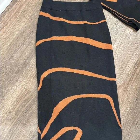 Black & Orange Abstract Stripe Skirt Set — Coordinated Two-Piece - Picture 3 of 4